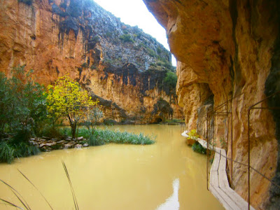El Charco Azul en Chulilla. Autor: Miguel Alejandro Castillo Moya El Charco Azul en Chulilla. Autor: Miguel Alejandro Castillo Moya