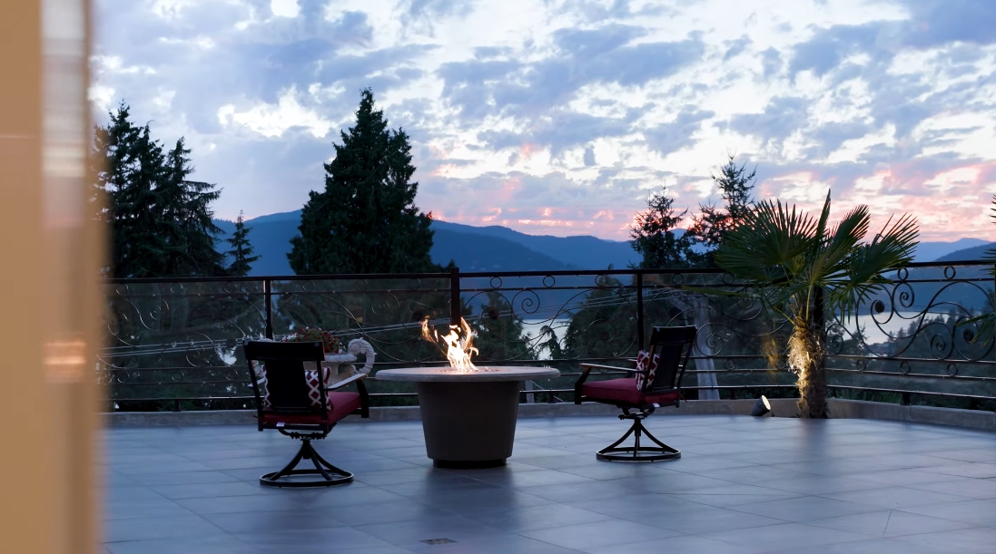 Tour 5358 Kensington Crescent, West Vancouver vs. 73 Interior Design Photos