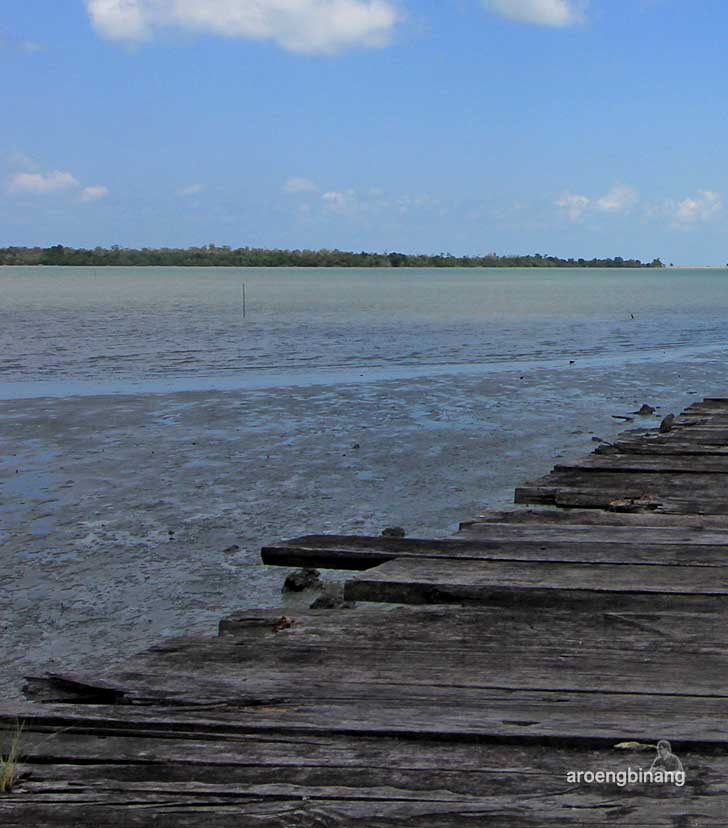 dermaga pelabuhan rakyat dendang belitung timur