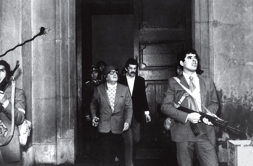 Top 100 Of The Most Influential Photos Of All Time - Allende's Last Stand, Luis Orlando Lagos, 1973
