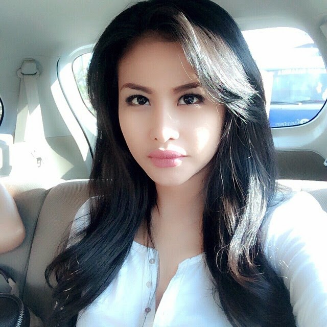 RIA WINATA FOTO SELFIE CANTIK TERBARU 2015 - ZONA ARTIS LAGI
