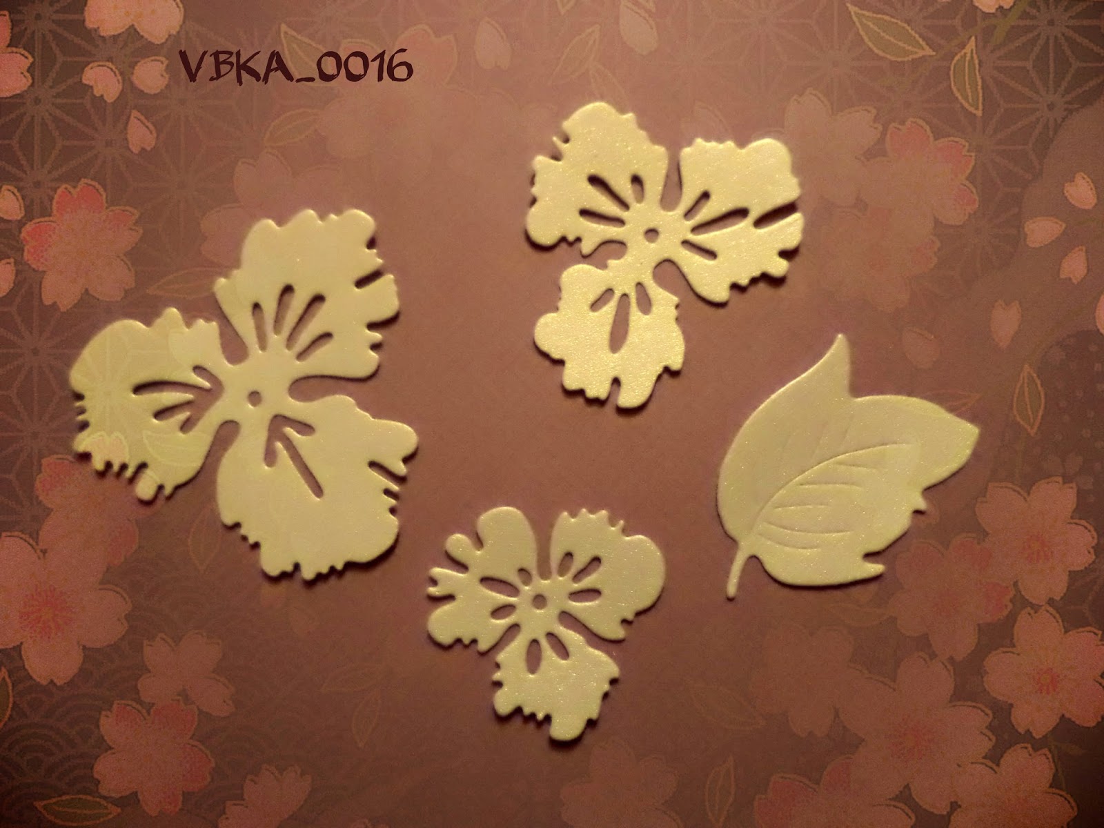 открытка с конгревом и тиснением. тиснение на бумаге своими руками. вырубка из картона. открытка с тиснением и вырубом. ножи для вырубки сердца.