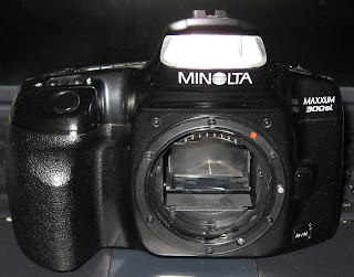 The Chens: The User’s Review: Minolta Maxxum 300si SLR Film Camera
