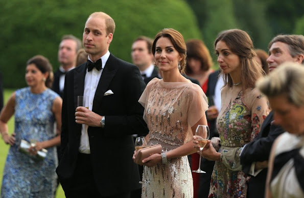 https://4.bp.blogspot.com/-FVCM-2j_e3c/V2sKL01jg5I/AAAAAAABGxA/GX33x8JzHTs2M2DUg-li46mhp52M8aR1wCLcB/s595/Kate-Middleton-1.jpg