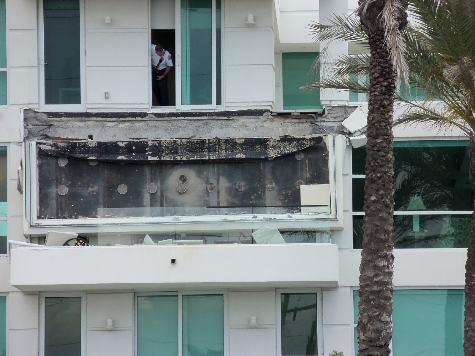Larry's Take on the Cocoa Beach Real Estate Market Balcony collapse