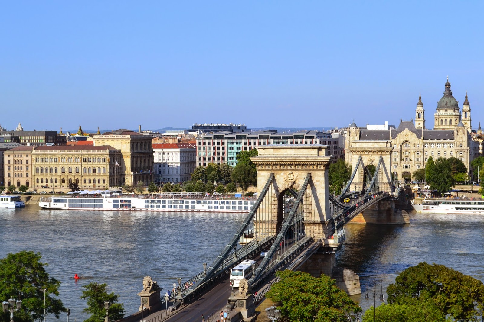 Левый берег соединить. Будапешт мосты через Дунай. Цепной мост Будапешт. Цепной мост сеченья Дунай. Мост Сечени в Будапеште.