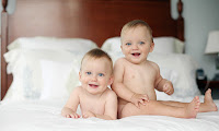 Foto Bayi Kembar Yang Lucu