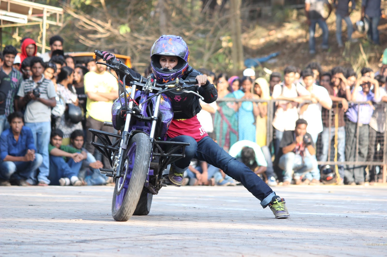 girl stunt bike