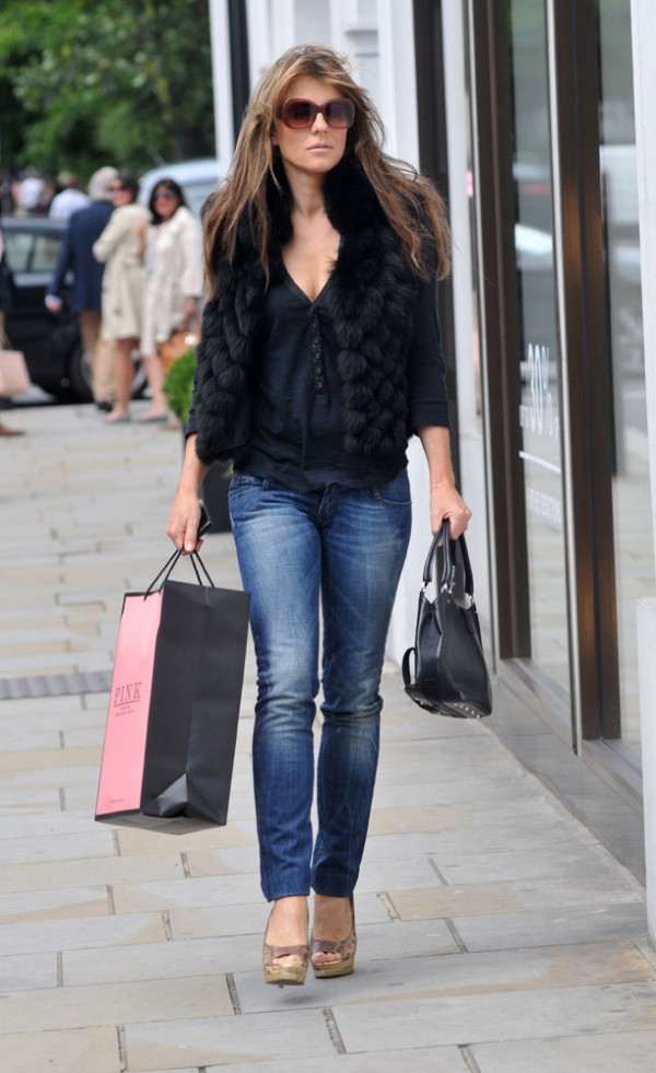 Hollywood Celebrities Photo Stills: Liz Hurley shopping in London Pics