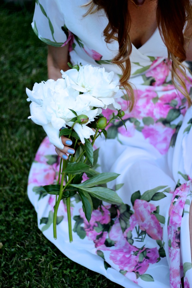 Shein Garden Floral Maxi Dress, Old Navy Fringe sandals & How to make garden bouquet