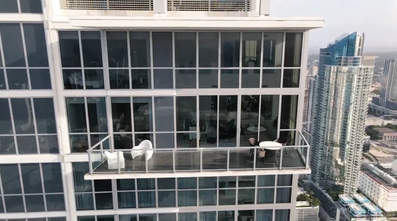 13 Photos vs. 1100 Biscayne Blvd. #6307, Miami Condo Interior Design Tour