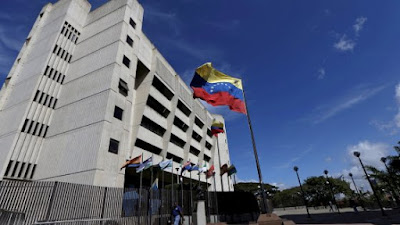 Venezuela: Granate da un elicottero contro la Corte suprema