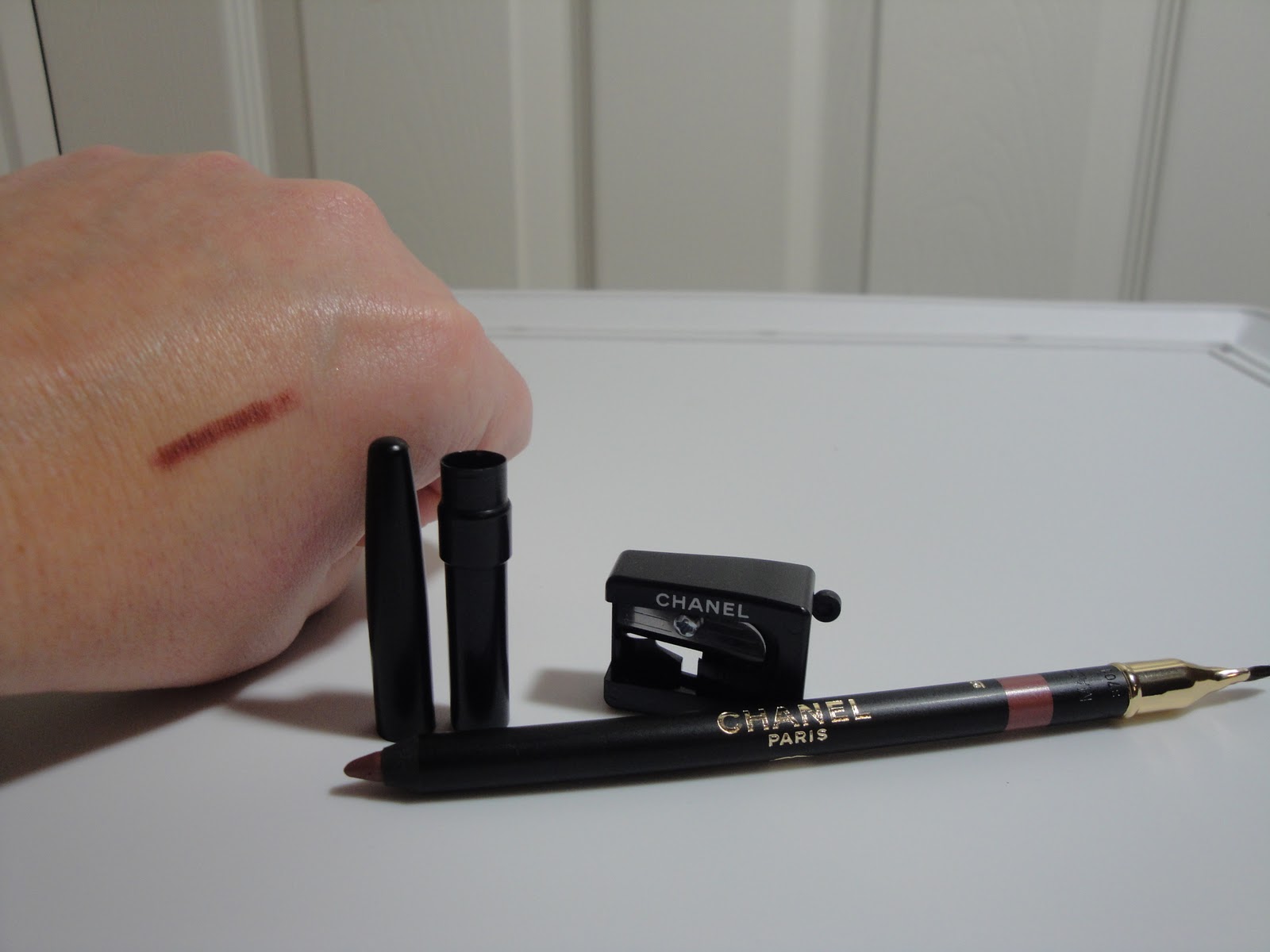 Jayded Dreaming Beauty Blog : CHANEL: Le Crayon Levres Precision Lip  Definer 05 Mordore - Nude