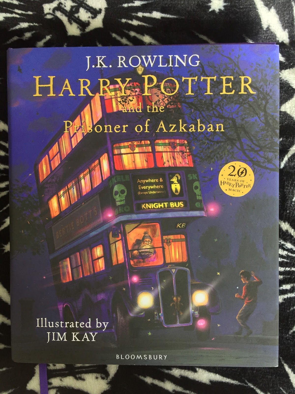 Harry Potter and the Pisoner of Azkaban (ENGLISH) - Illustrated by