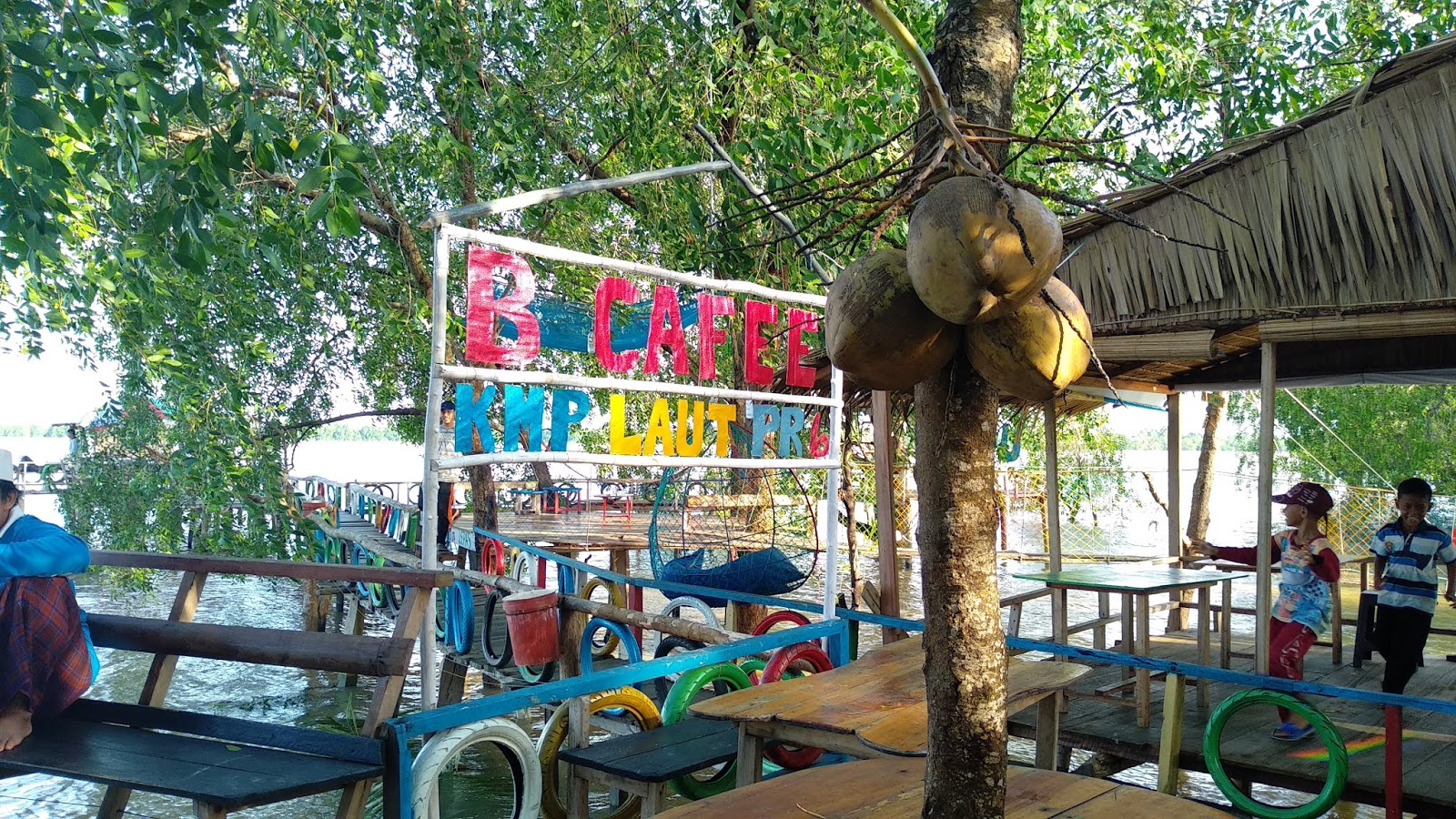 WISATA "B CASFE" DI ATAS LAUT, KAMPUNG LAUT - Parit8belas WISATA "B CASFE" DI ATAS LAUT, KAMPUNG LAUT - Parit8belas