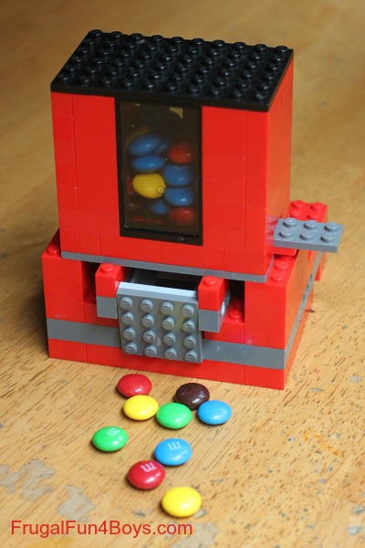 How to build a candy dispenser using Legos