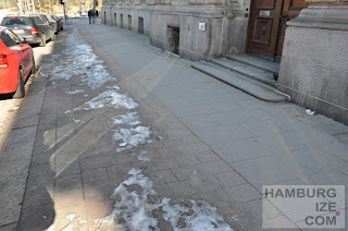 © hamburgize.com / Stefan Warda - "Geräumter Radweg" Gorch-Fock-Wall Fake-Winterdienst: "Geräumter Radweg" Gorch-Fock-Wall 11