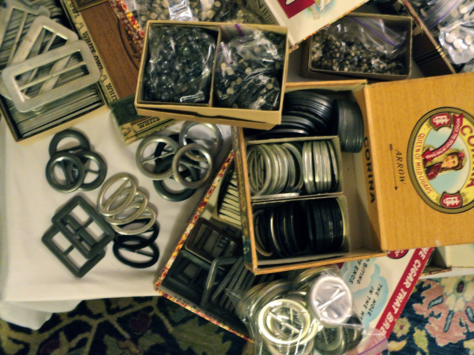 Handy button machine co