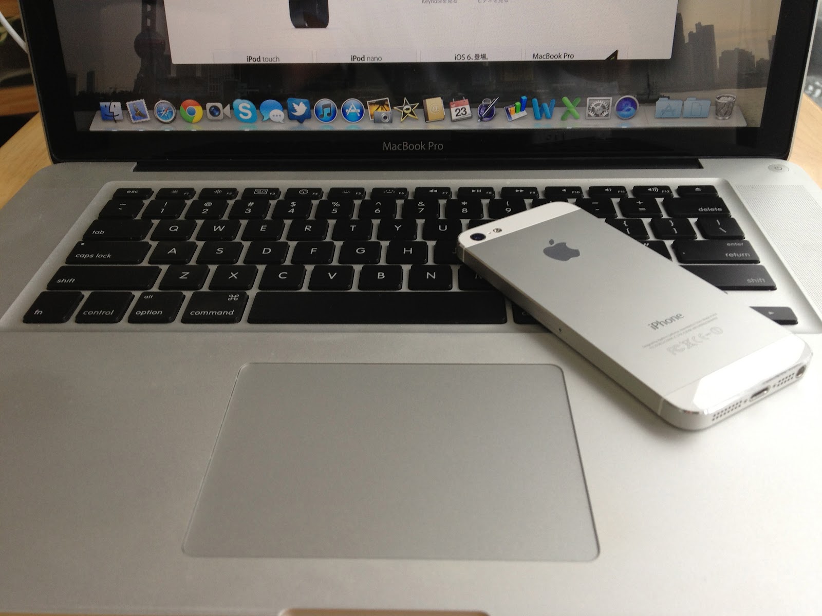 ふーてんのiPad 白か黒で迷ってる人向け、白にした人の意見 ふーてんのiPad 白か黒で迷ってる人向け、白にした人の意見