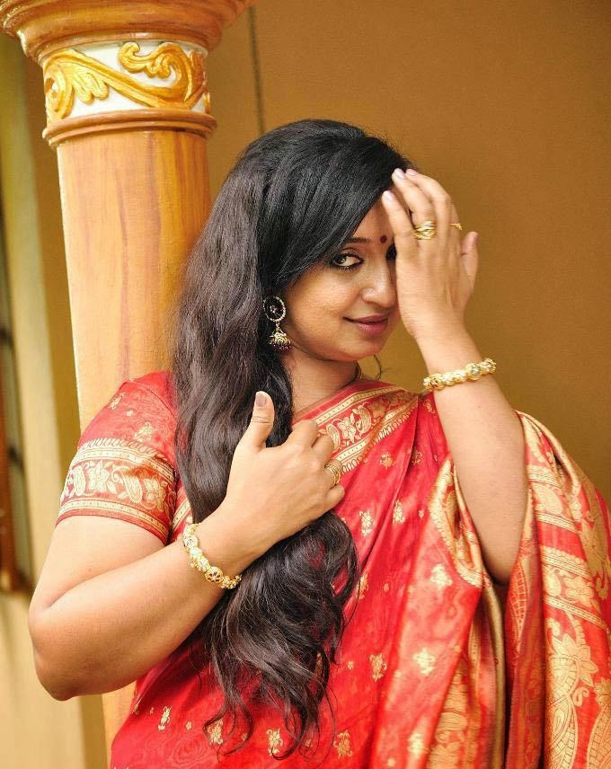 Hot Photos of Mallu Actress Sona Nair 
