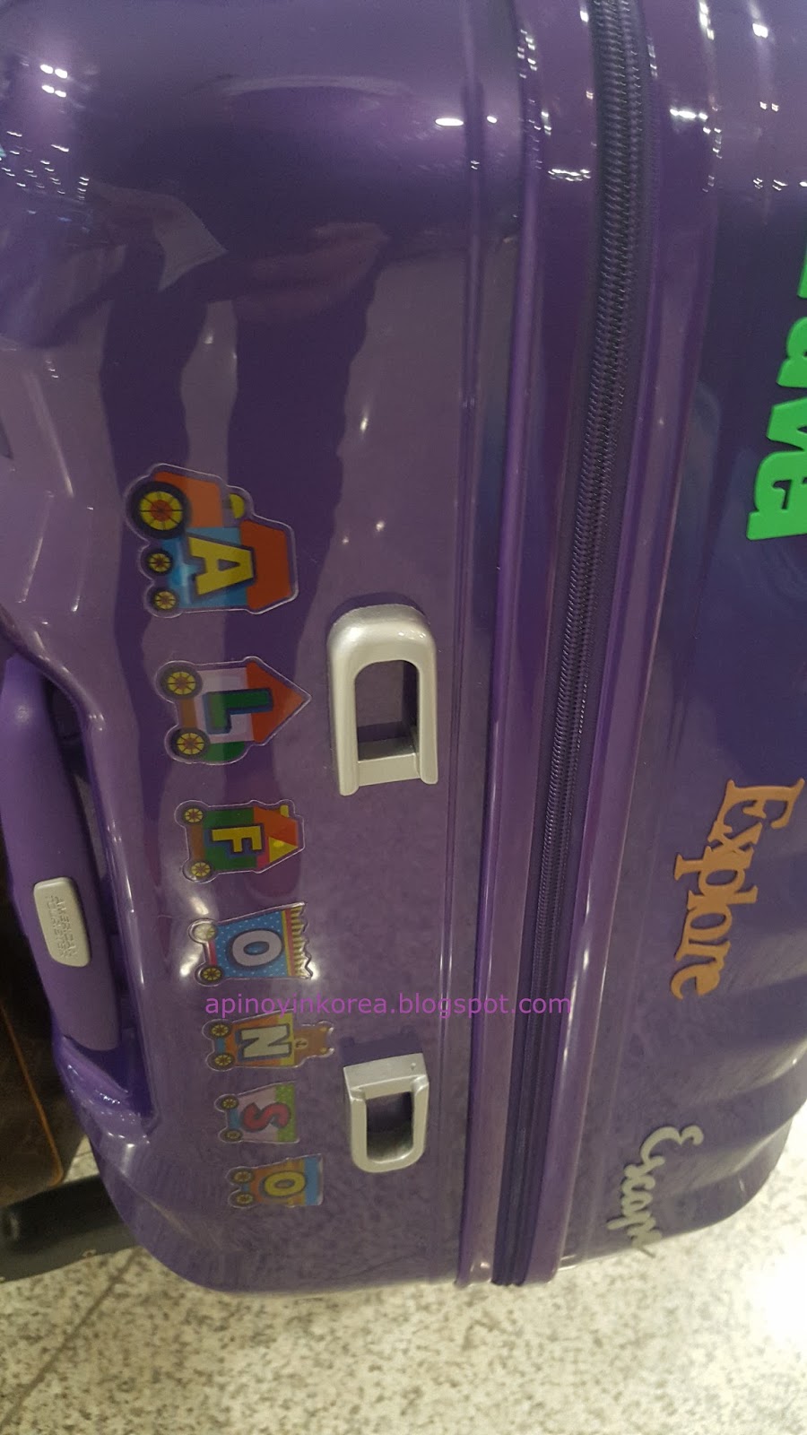 A Pinoy in Korea Calling American Tourister! Your Luggage Broke Again!