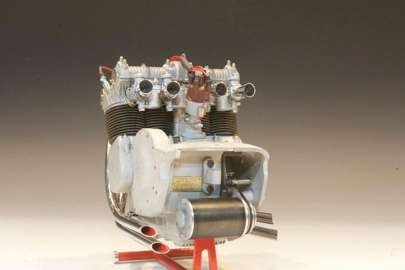 Racing Scale Models: Engines - MV Agusta 750 S by Fine Art Models