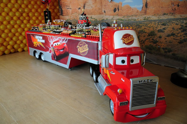 Festa Carros da Disney http://www.estou-crescendo.com/2016/08/festa-carros-da-disney-decoracao-para.html