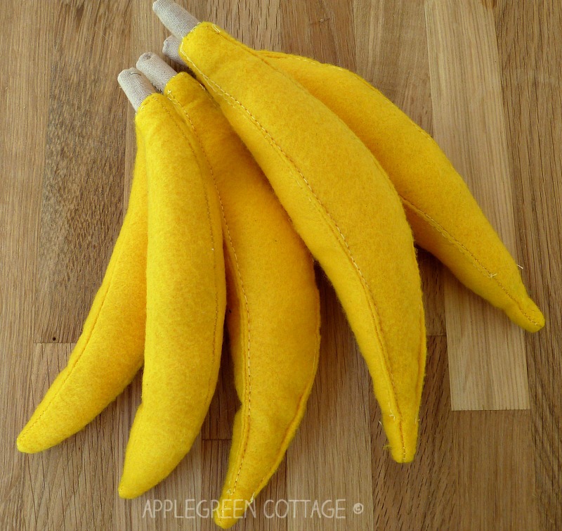 Felt Play Food Bananas {And A Bit About Felt} AppleGreen Cottage