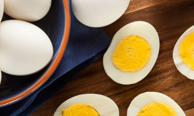 Mangiare un uovo ogni giorno riduce il rischio di malattie cardiache
