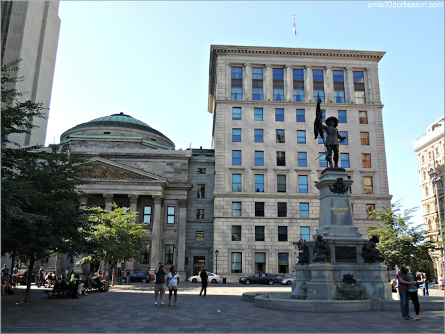 Principales Atracciones Turísticas en Montreal: Plaza de Armas