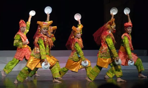 Inilah 10 Tarian Tradisional Di Indonesia Yang Paling