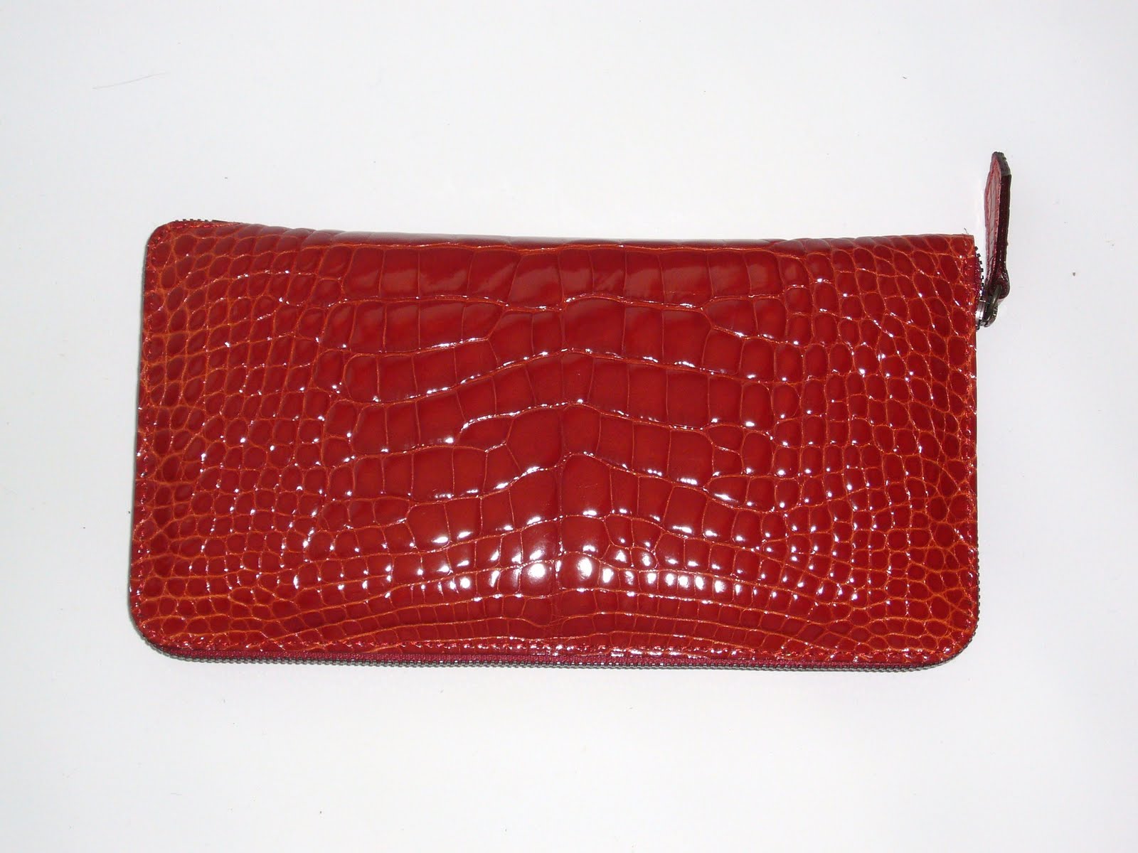カジュアルクロコのおすすめ: 赤いワニ革の長財布