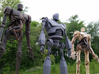 Mondo's Iron Giant Deluxe Action Figure Giant Robot Toy with threeA popbot robots
