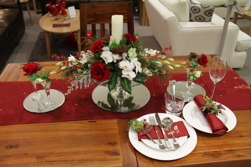 Red Christmas Table Centrepiece