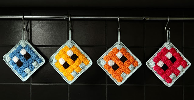 Tawashi granny pixel crochet