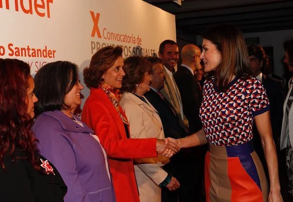 Queen Letizia wore Magrit pumps and Color Blocks Faux Leather A-line Skirt in Black Retro, Indie and Unique Fashion