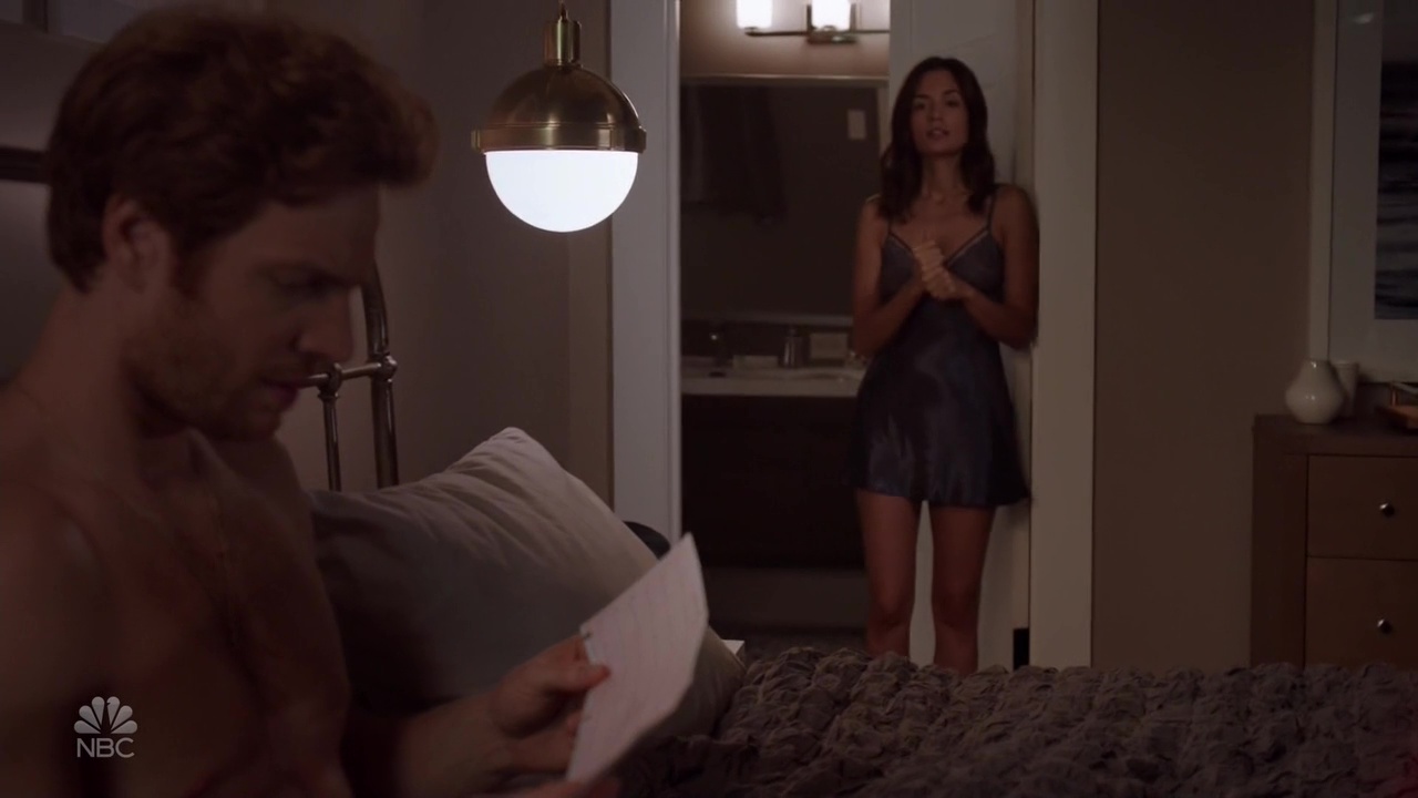 Nick Gehlfuss shirtless in Chicago Med 4-05 "What You Don't Know 