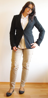 [Fashion] Let´s talk about business! Casual Business Outfit - Beige Hose, weiße Bluse & schwarzer Blazer