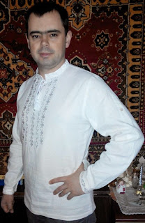 Белая льняная мужская вышиванка