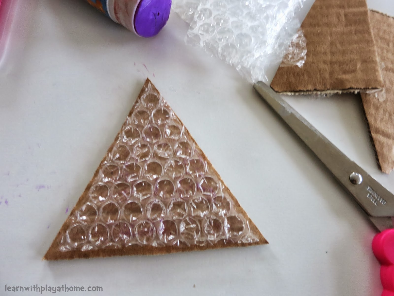 Learn with Play at Home: Simple Bubblewrap Christmas Cards made by kids