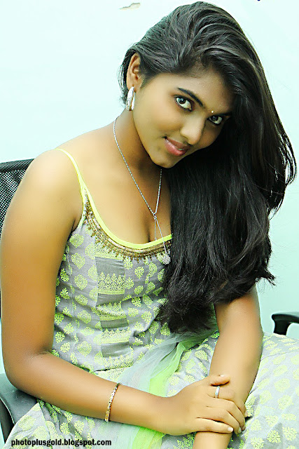 New hot and beautiful indian actress photo gallery / Movie actress Ashlesha