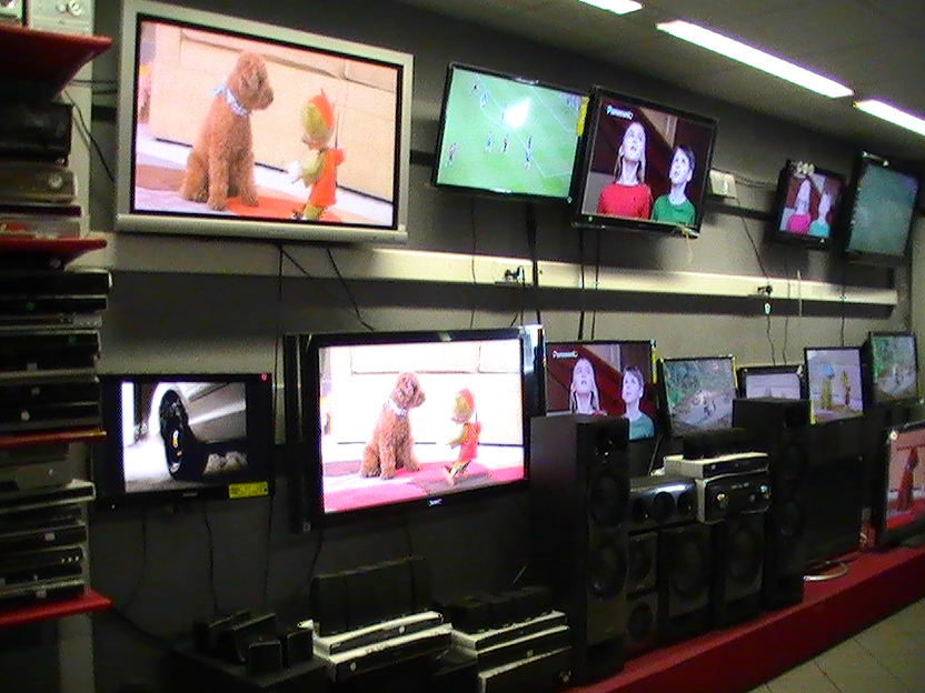 SXM TECH GURU blogs judith roumou THE MUSIC MAN STORE OR KLASS