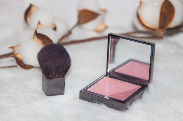 Make-up automnal avec mes produits favoris du moment blush - burberry - cameo