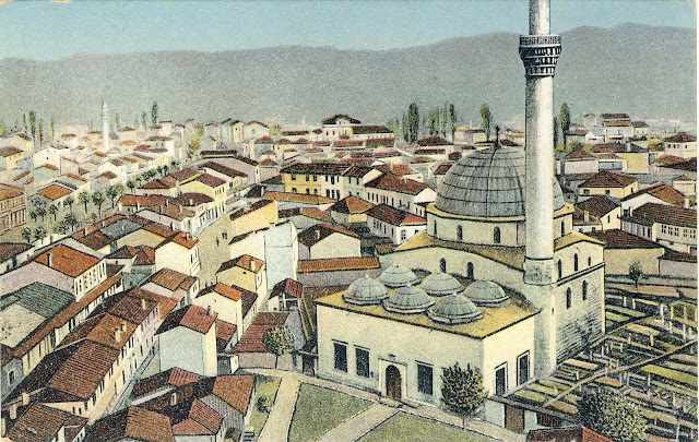 Panorama of Bitola westward made from the Clock Tower in 1917. Yeni Mosque and buildings of Pekmez Market are in the foreground.