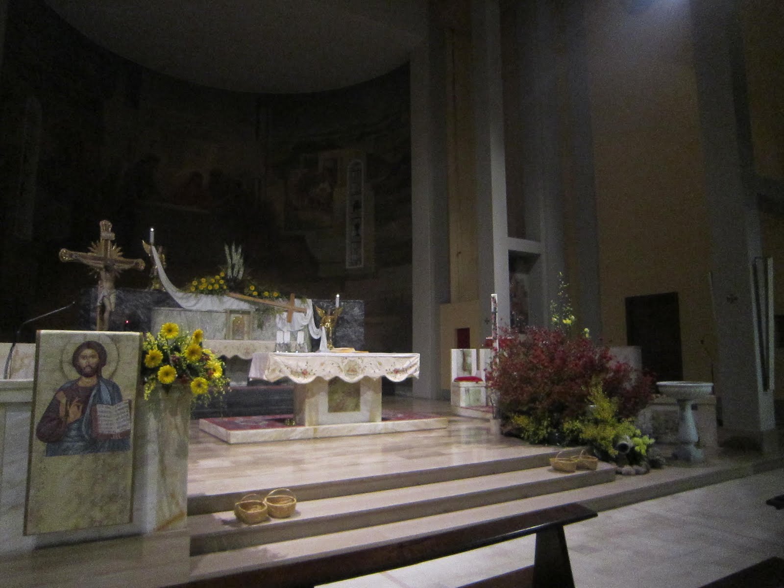 Arte Floreale per la Liturgia: Parrocchia Santi Angeli custodi