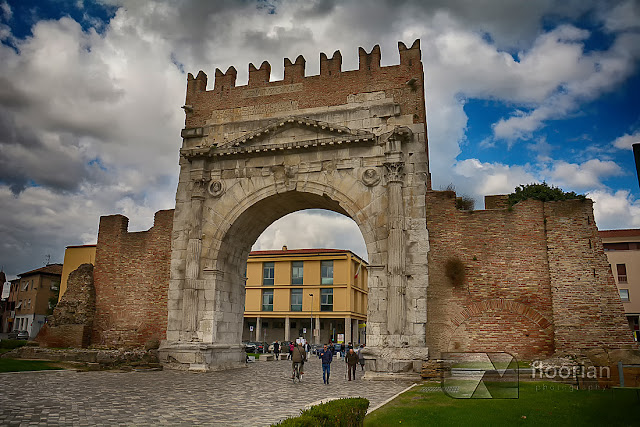 Rimini - Arco d’Augusto czyli łuk triumfalny - TOP atrakcja turystyczna nad wyżrzeżem adriatyku