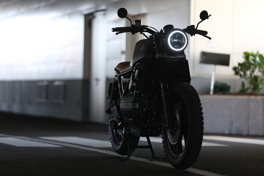 Close-Up Photography of Parked Motorcycle Close-Up Photography of Parked Motorcycle