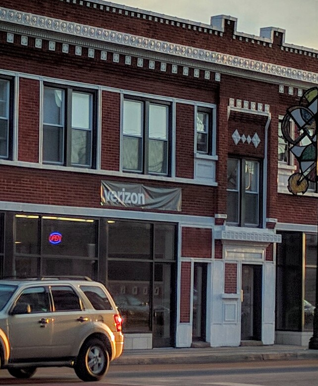 Uptown Update Verizon Makes It Official At Broadway & Clifton As