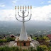 Menorah Simbul Yahudi berdiri Tegak Di Bukit di Menado thumbnail