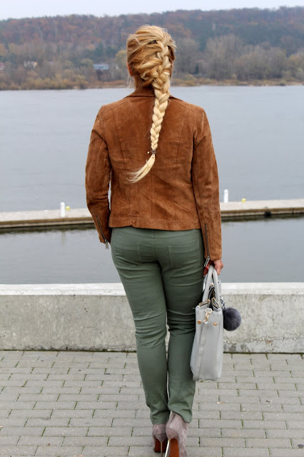 khaki1.jpg